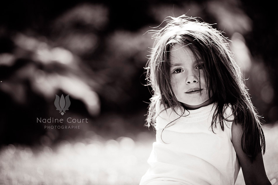 Portrait-lifestyle-fillette-cheveux-longs Portrait fillette