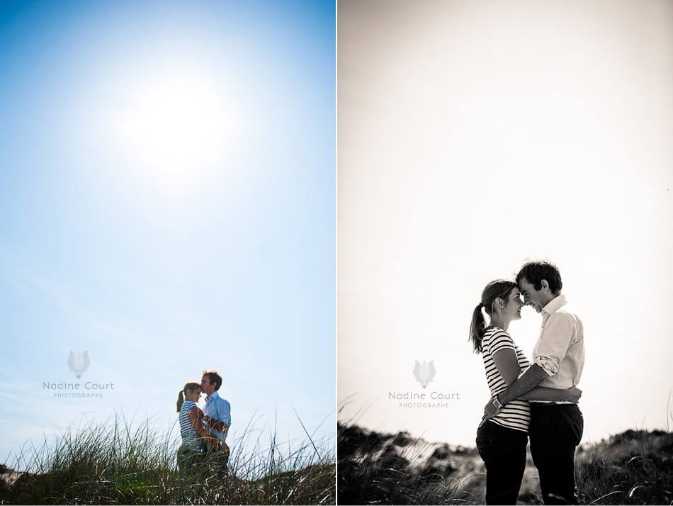 Portraits de couple dans des dunes sous un soleil radieux