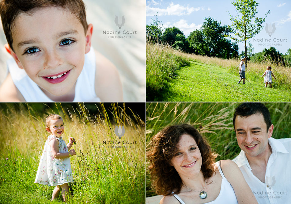 Seance-photos-estivale-champs-ciel-bleu-enfants-parents-photographe-Chambery-Annecy-Grenoble-Lyon Enfants et parents posant pour des portraits en extérieur