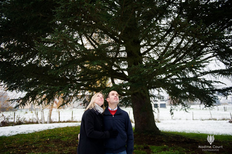 Séance couple "engagement" dans la neige en Savoie