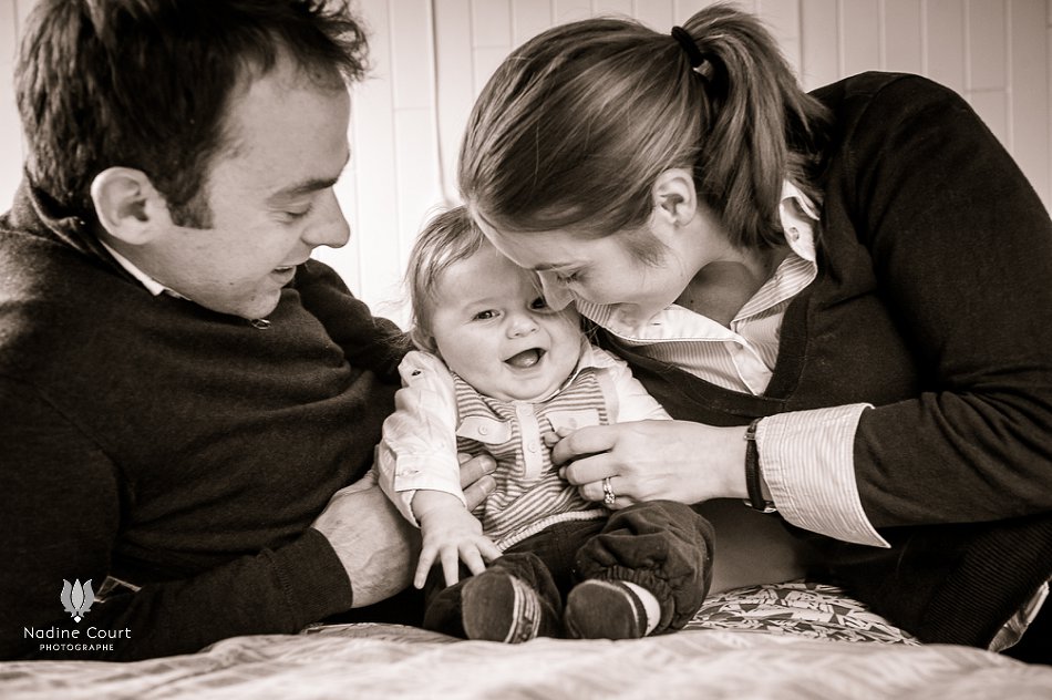 Séance famille avec un bébé de 6 mois à Chambéry