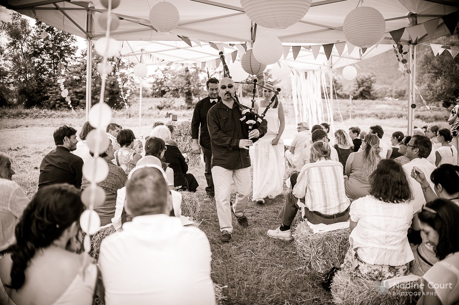 Mariage à Aix-les-Bains - Salle des fêtes Vions en Chautagne - mariage ambiance kermesse - Cérémonie laïque