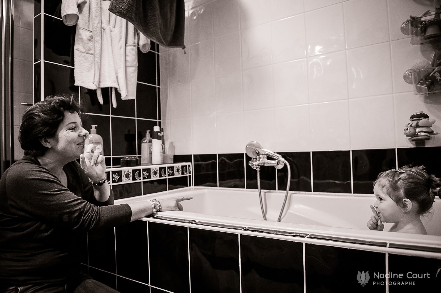 Reportage documentaire famille - l'heure du bain