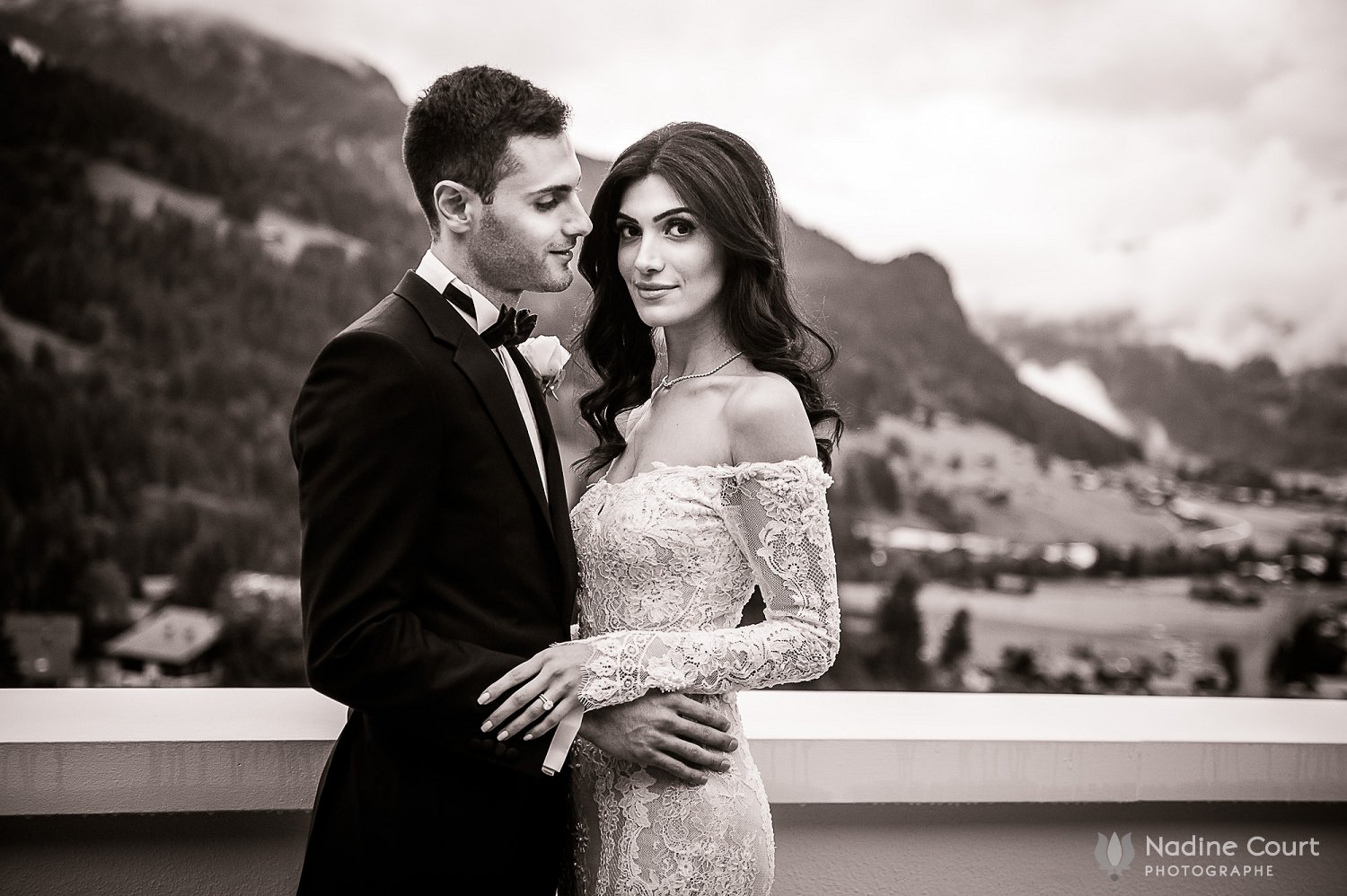 Mariage au Palace de Gstaad - wedding Gstaad Palace -Photos dans la suite Penthouse - Bride & groom in the Penthouse