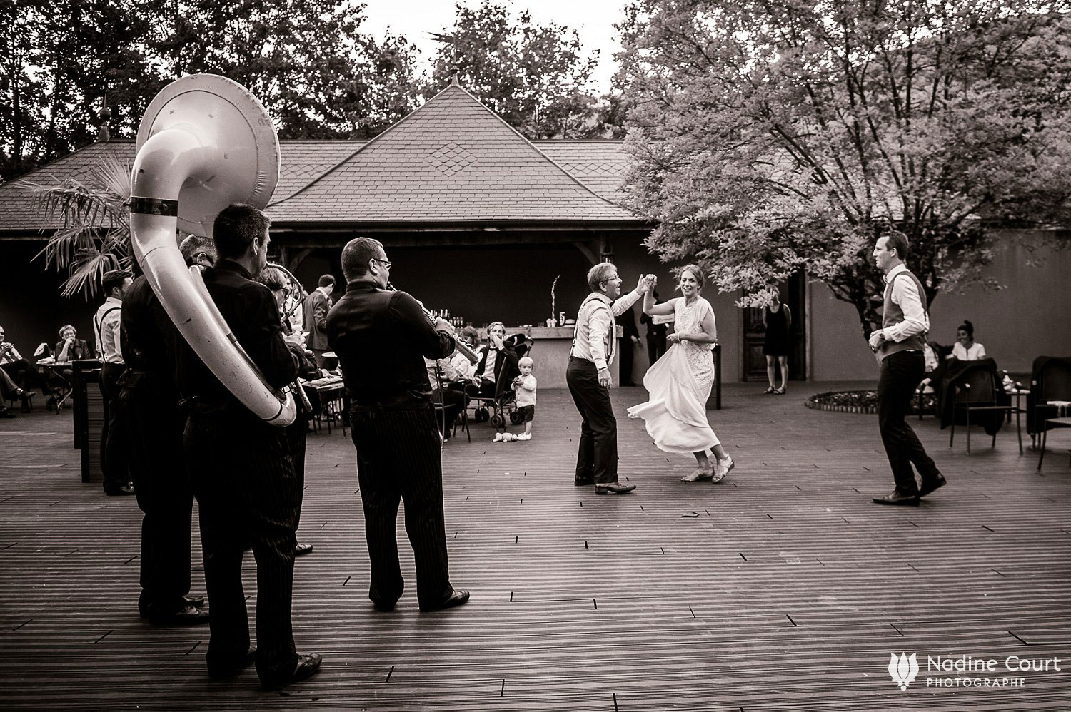 Château de Servolex - cocktail autour de la piscine - mariage 