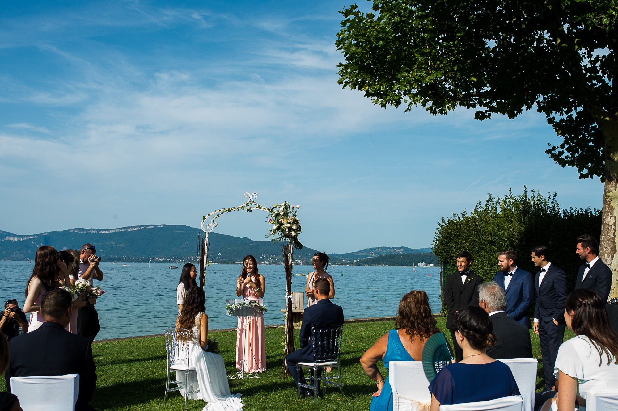 Cérémonie de mariage laïque au bord du lac du Bourget