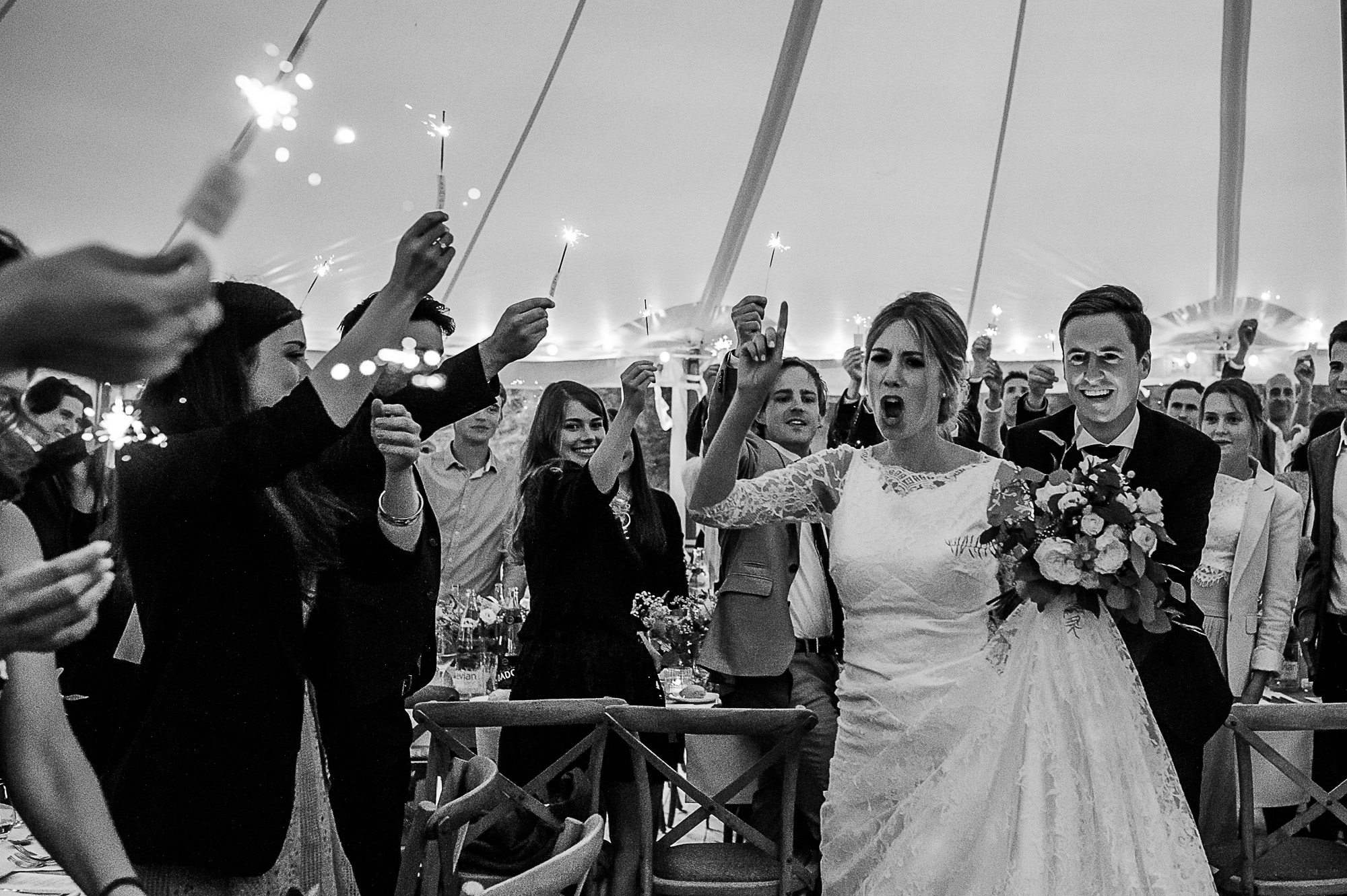 Mariage au golf de Bonmont en Suisse - réception sous le chapiteau