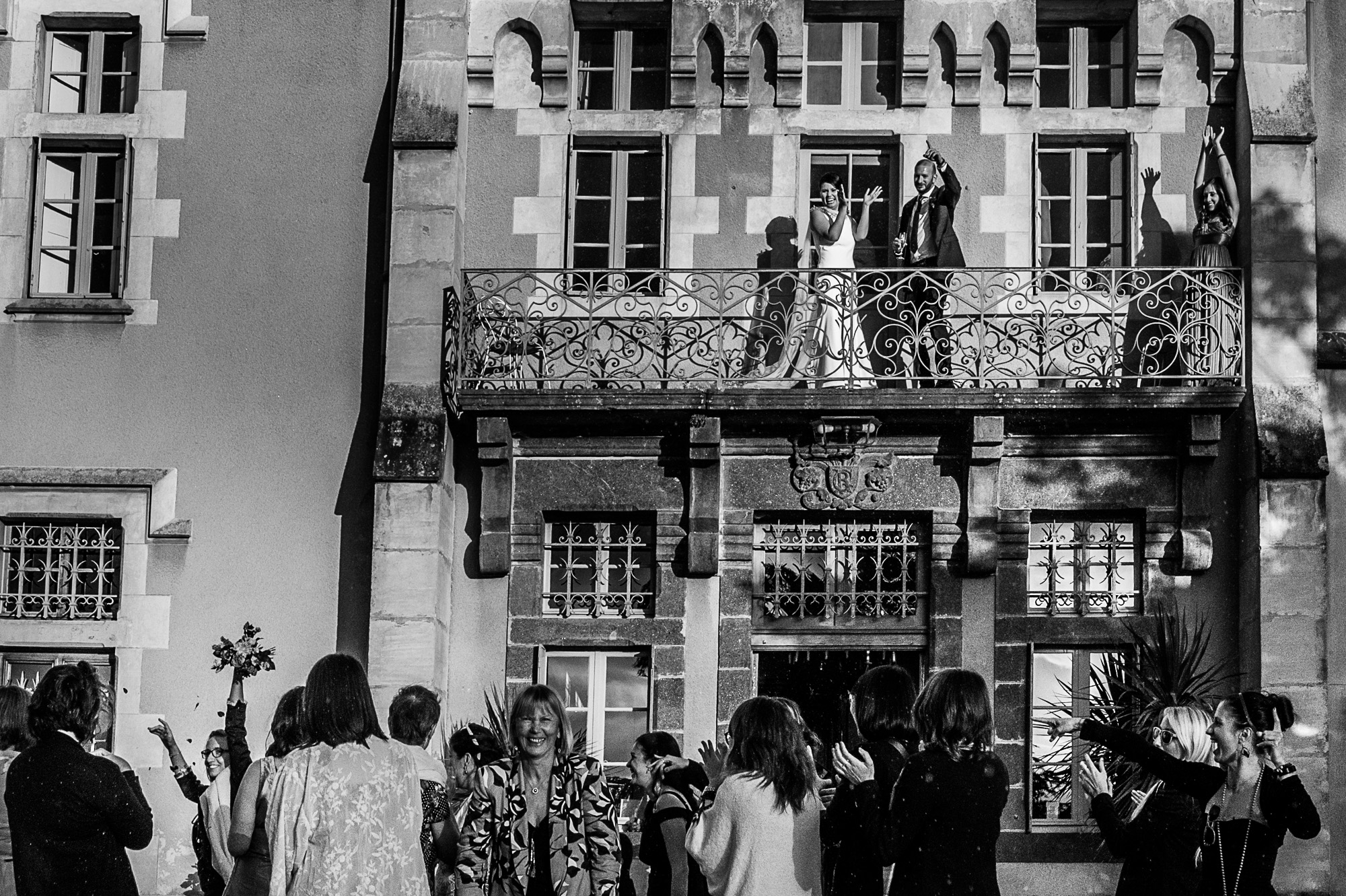 Mariage au château d'Urbilhac - vin d'honneur devant le château