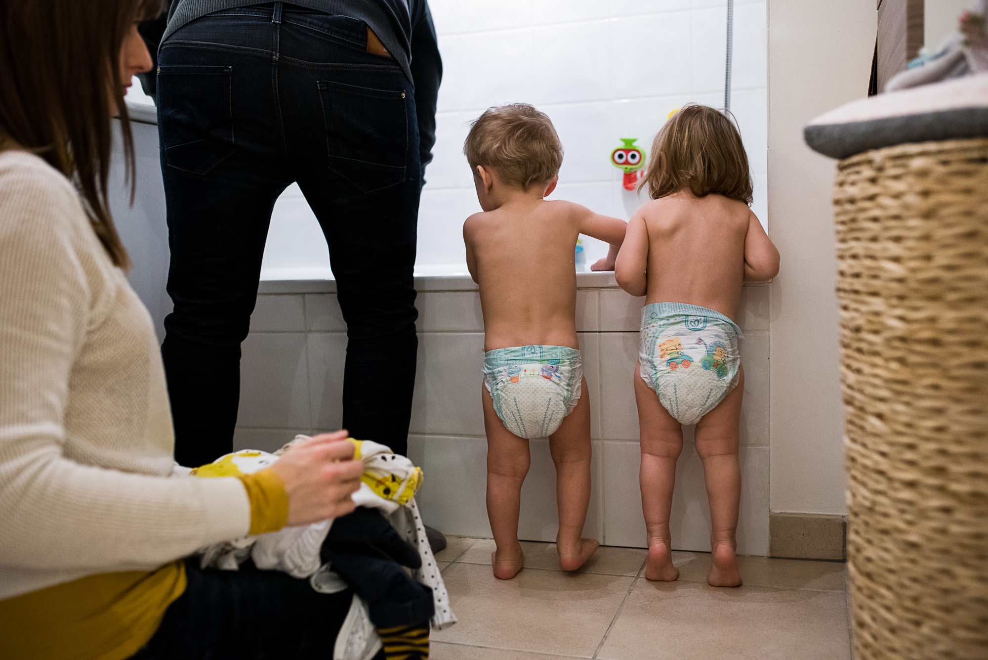 Reportage documentaire de famille en France - Région Rhône Alpes - L'heure du bain