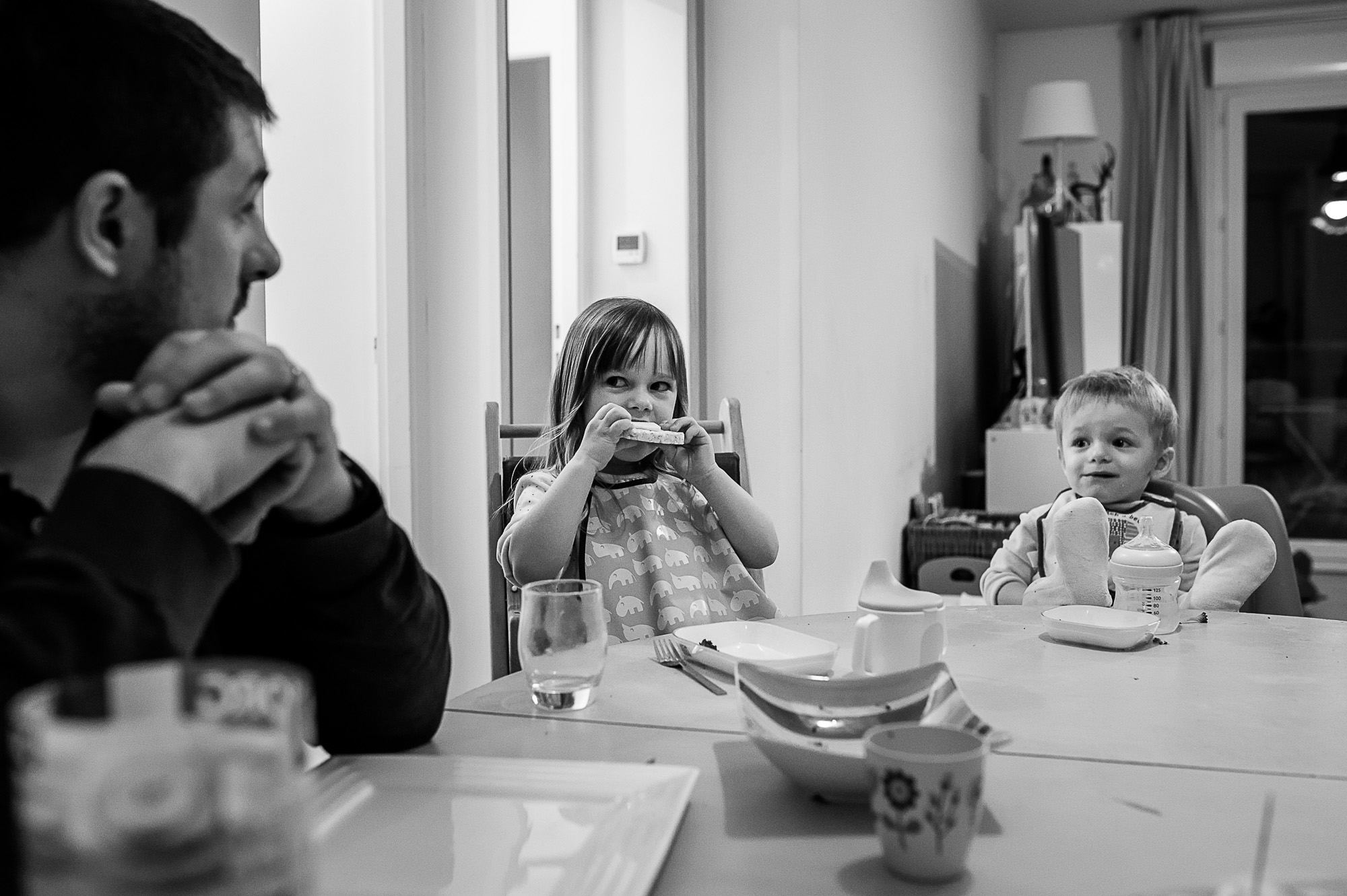 Reportage documentaire de famille en France - Région Rhône Alpes - Le repas du soir