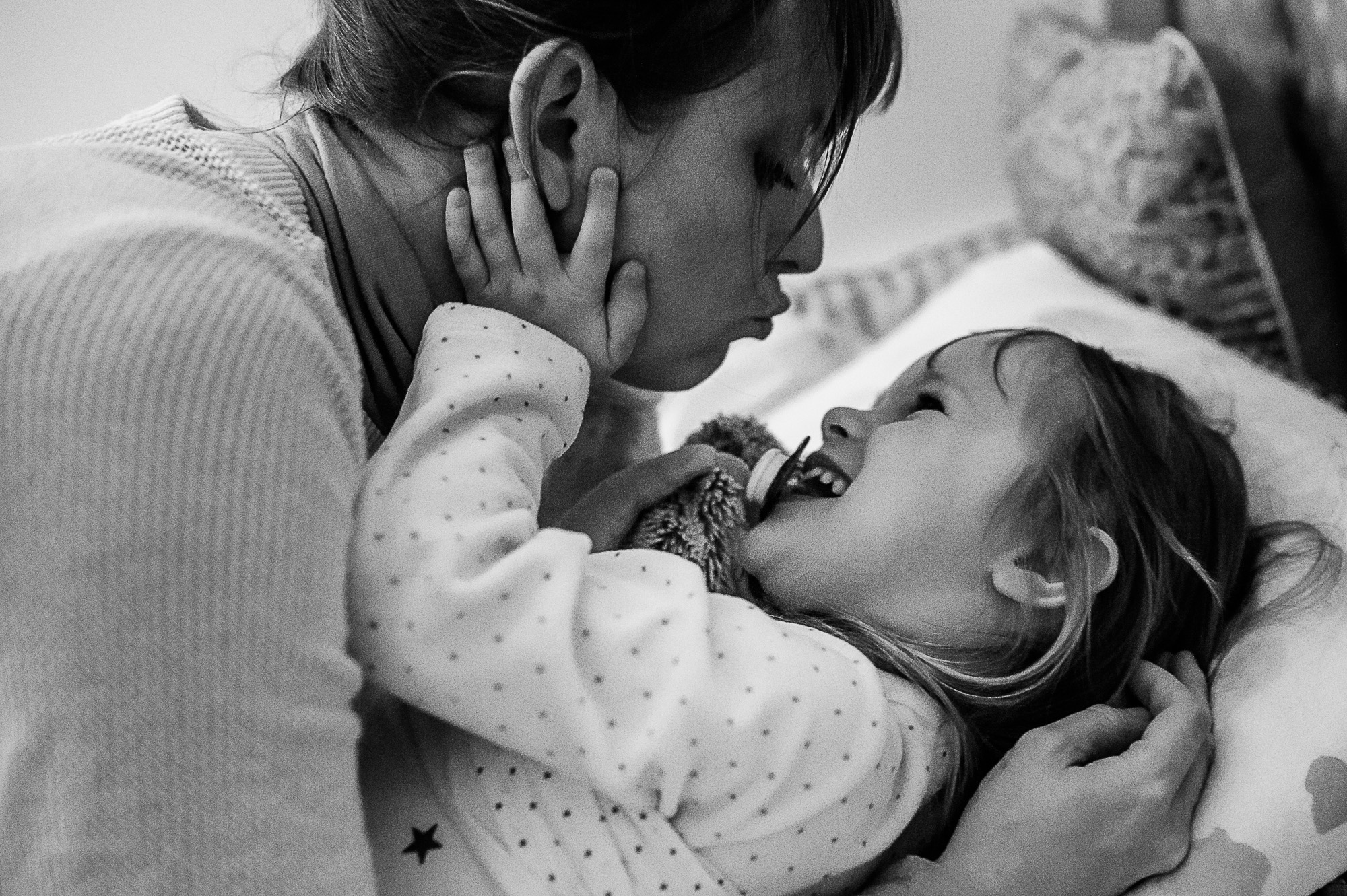 Reportage documentaire de famille en France - Région Rhône Alpes - Le coucher des enfants